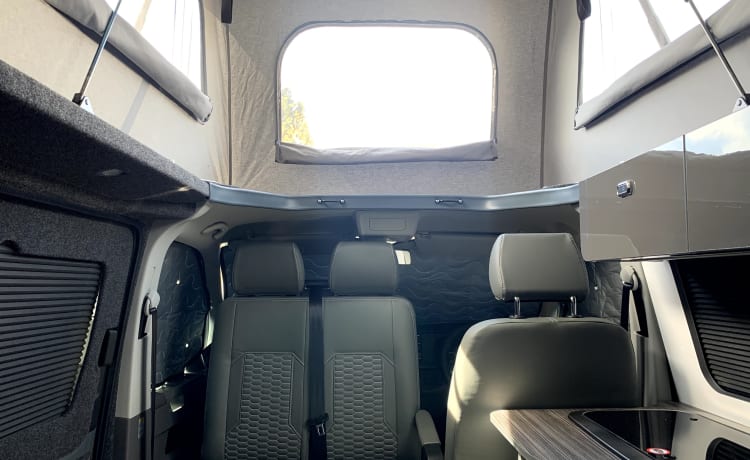 Luxury top of the range T6.1 Campervan