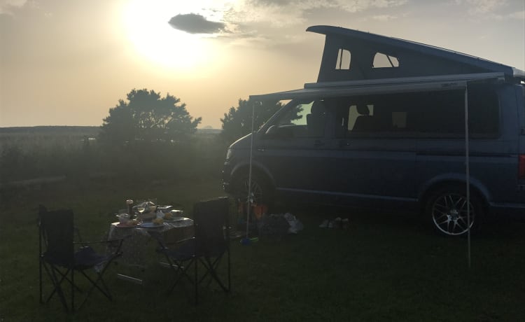 Millie – 4 berth Volkswagen campervan from 2017