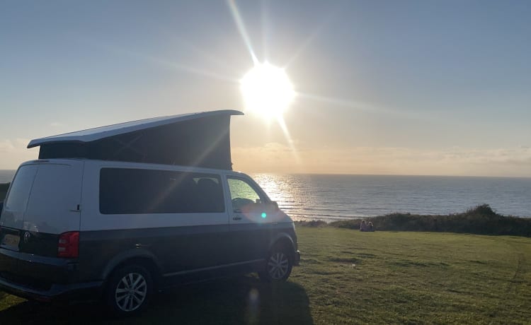 Frankie’s camper  – 4 berth Volkswagen campervan from 2017