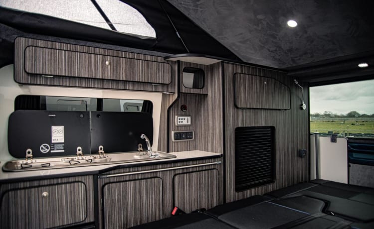 Jura – 4-persoons Ford campervan uit 2022