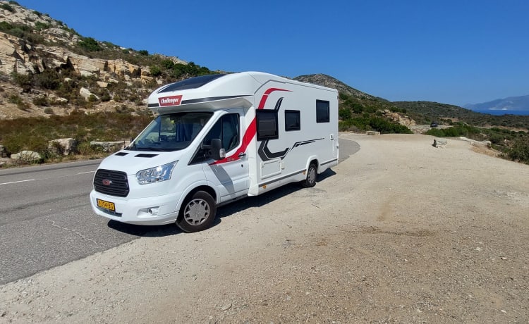 4-Personen-Challenger mit Queensize-Bett, Klimaanlage und leistungsstarkem 170-PS-Motor!