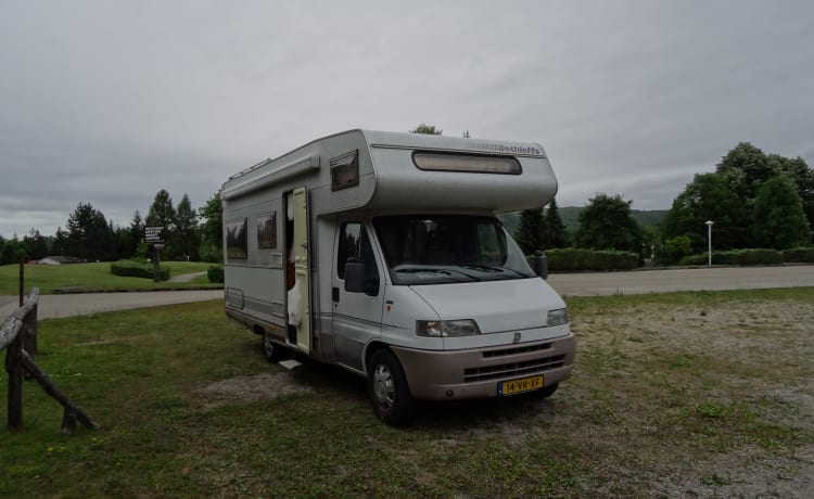 Uus op wielen – Ruime (gezins)camper (7 slaapplekken!)