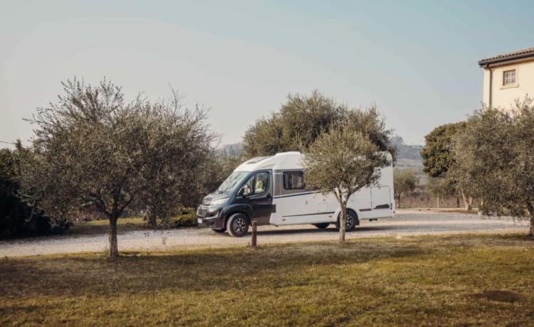 Betsy – Bel camper Carado per 2 persone