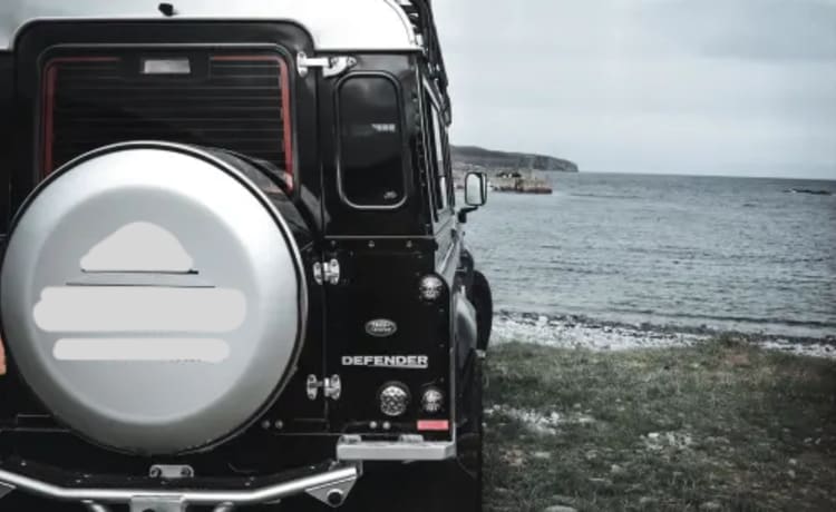 Landrover Defender 110 avec hébergement en tente