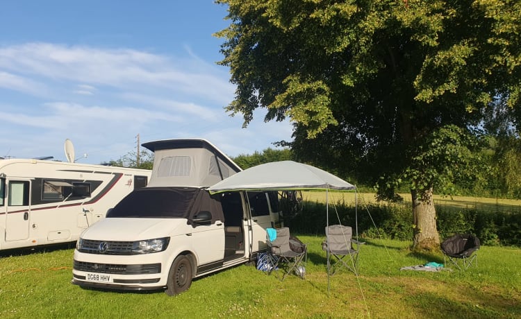 STEFAN – 4 berth Volkswagen campervan from 2018