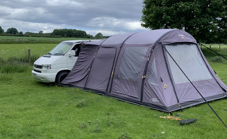 Garythecamper – Volkswagen Transporter T4 Wohnmobil 4 Schlafplätze