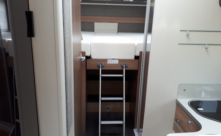 Trend 7057EB 1 – Dethleffs camper voor 2 t/m 4 personen