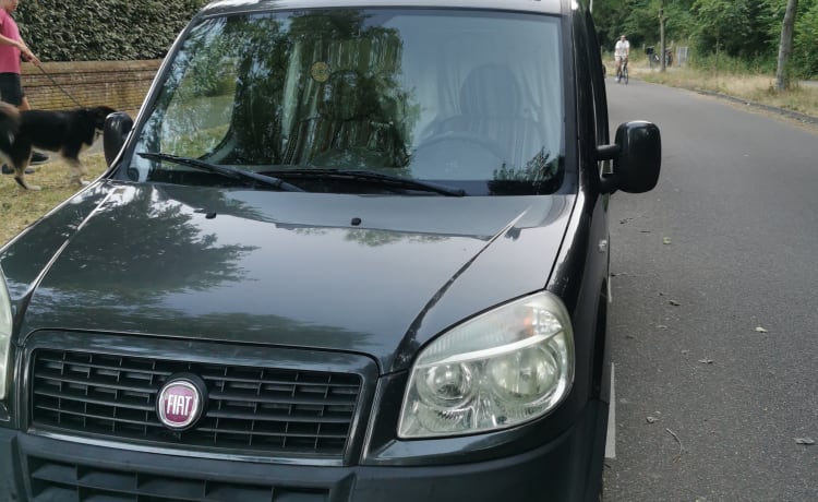 Betsy – Minicamper Fiat Doblo uit 2008