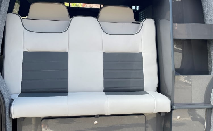 Luxury T6 Volkswagen Campervan