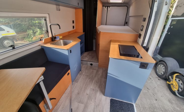 Debbie – Moderne luxe camper - perfect voor winterkampeertrips