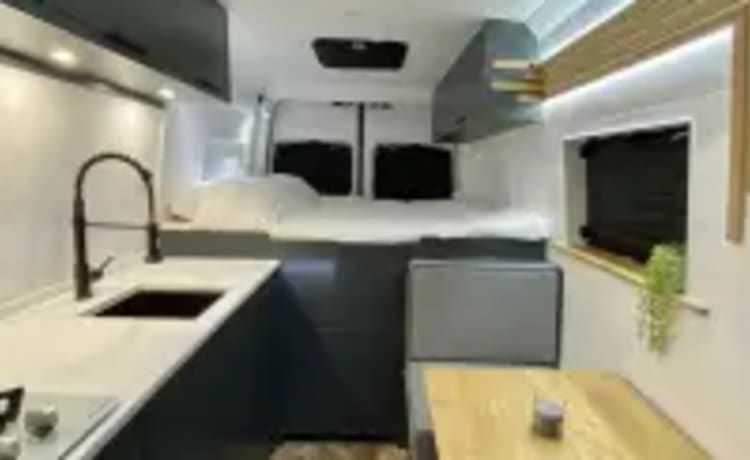 Luxury off grid Volkswagen LWB Crafter 2020 (3 berth)