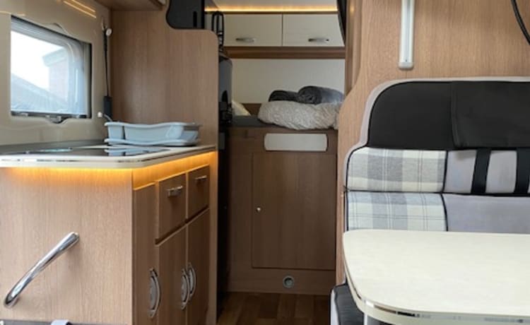 Carefree on the road with Fiat Mc Louis mobile home