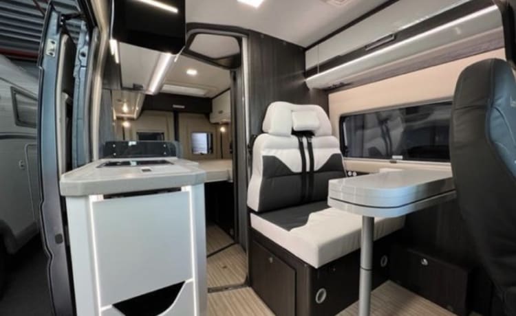 Benimar – Two-person Fiat bus camper from 2019, as new