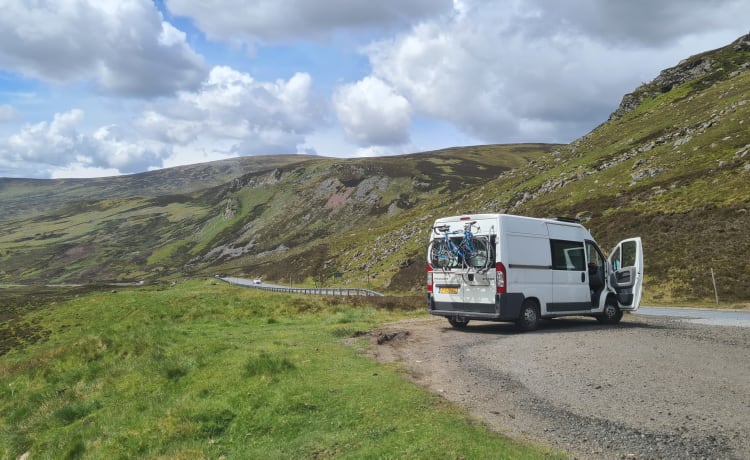 Bonnie – Cozy camper, your house on wheels! Perfect for wild camping.