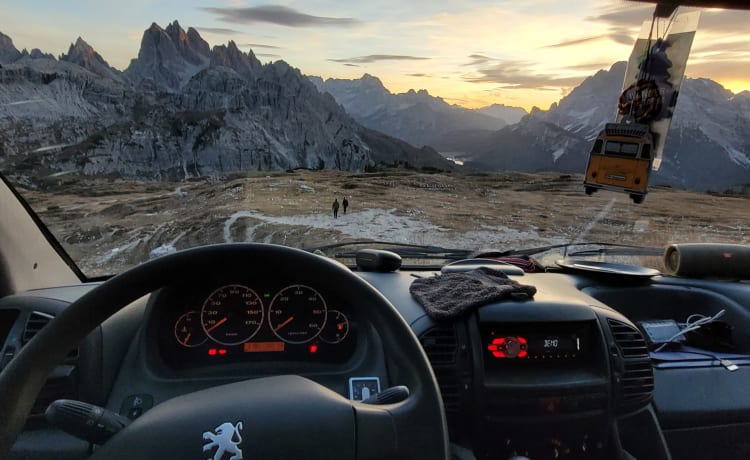 YUS de bus – Joli camping-car Peugeot Boxer à construire soi-même