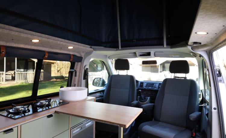 Camper Volkswagen T6 per 4 persone del 2023