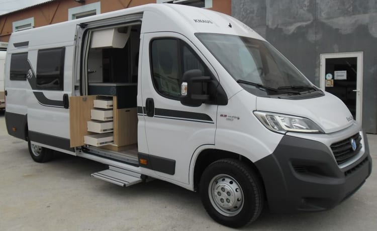 Bob – MAXIVAN KNAUS BOXLIFE 4 echte Betten / 2 Innenschlafzimmer