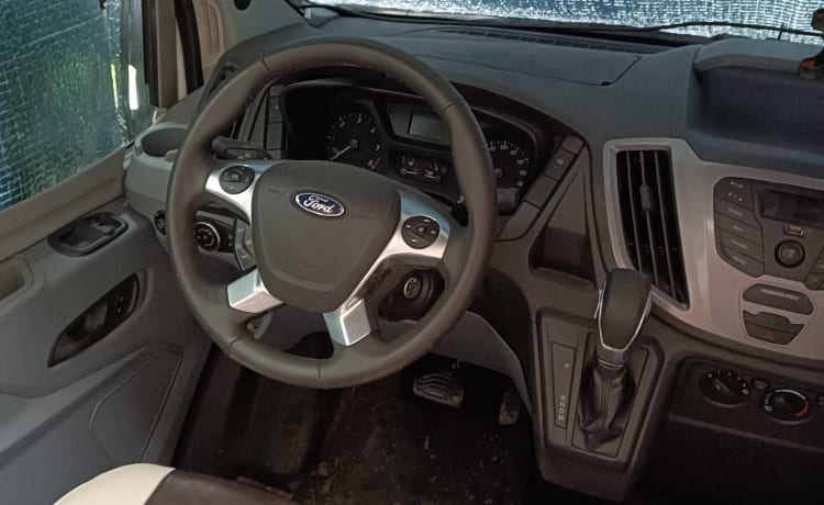 4p ( +1 kind )Ford semi-integrated uit 2020