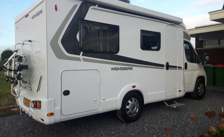 Moderne camper met veel extra's