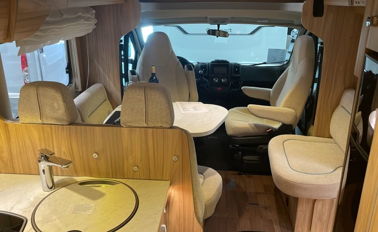 4 person Hymer semi-integrated from 2019