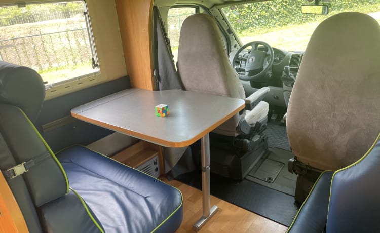 Familie camper – 5p Adria 660 SP Alkoven