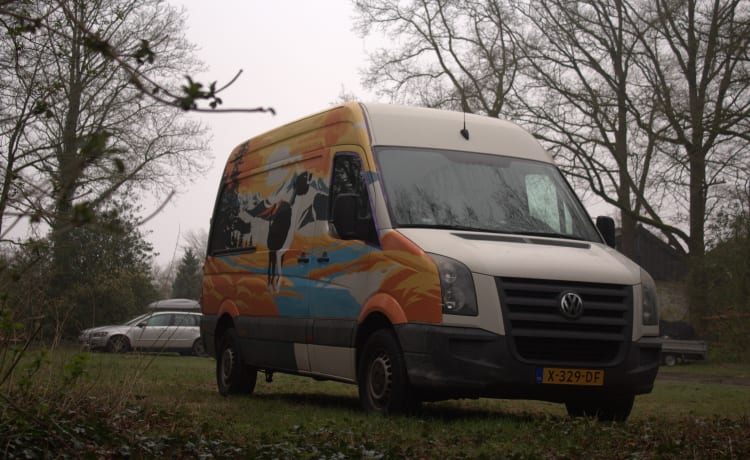 2/3er Volkswagen Bus von 2009 mit Solarpaneelen