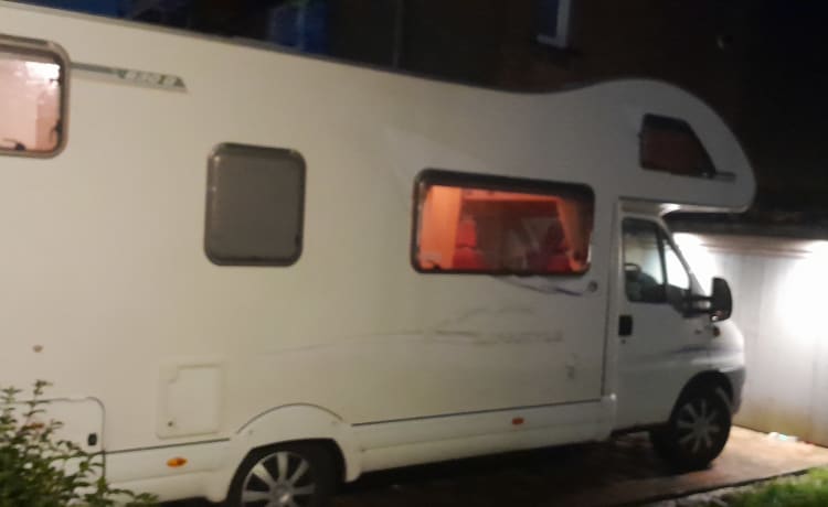 6 berth Swift semi-integrated from 2004