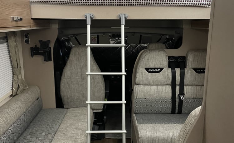 Abbot the Adventurer – 6 berth Swift alcove from 2021