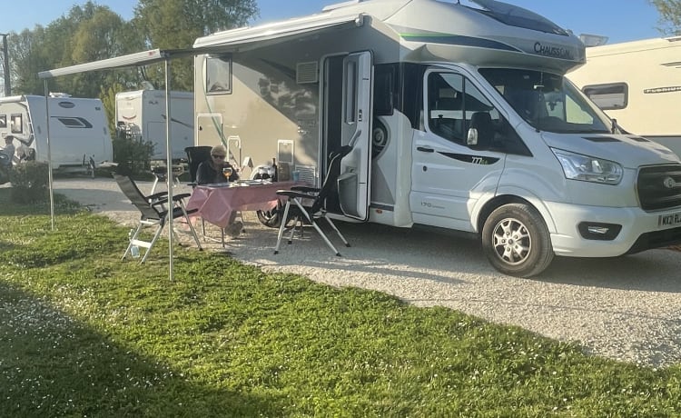 Classy – 2021 LUSSO Chausson Titanium Premium 777GA