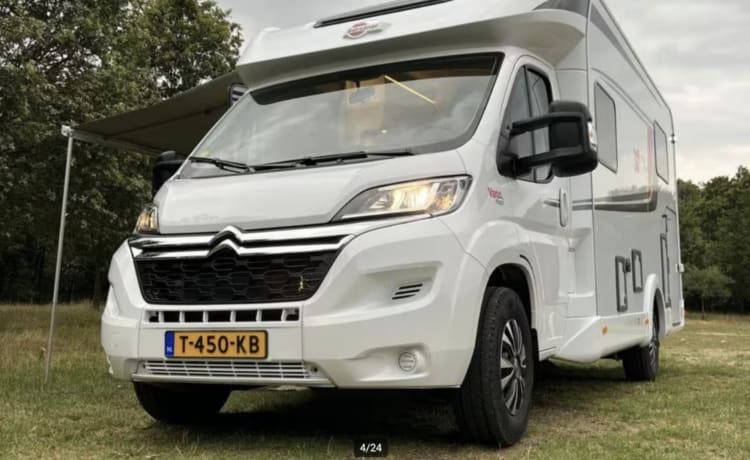 Adventure Van – 2p Bürstner semi-integrated uit 2021