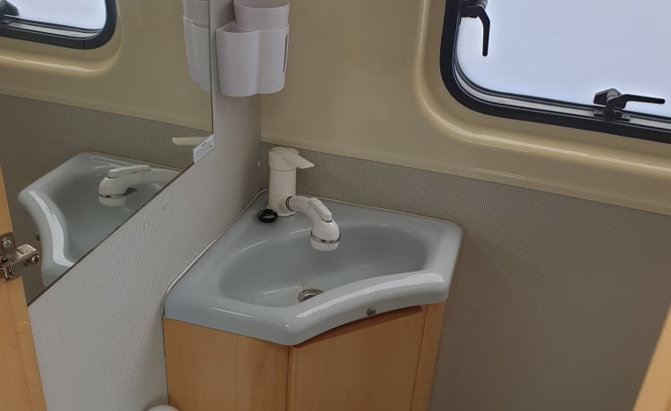 Völlig autarker Camper Van