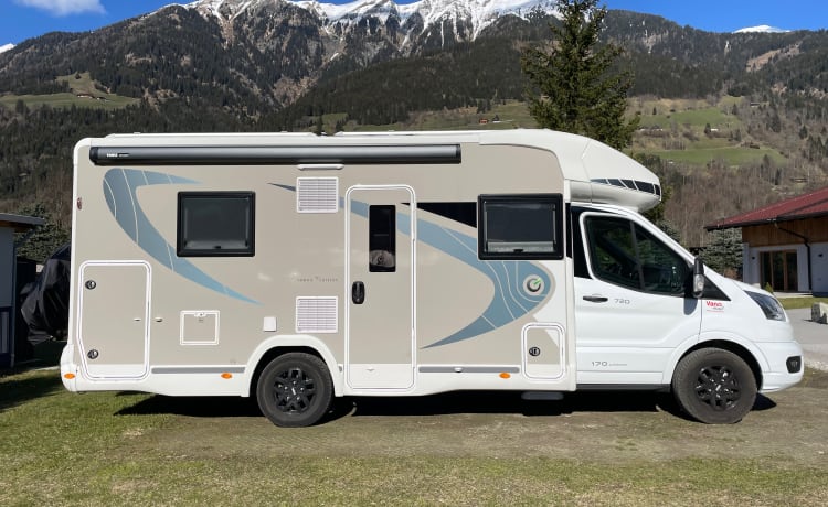 5-person Chausson semi-integrated (Nordic edition) from 2022