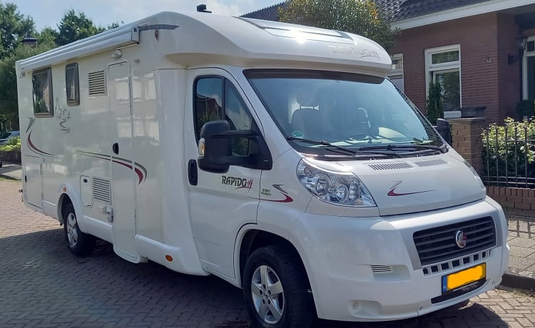 Rapido Camper met Queensbed