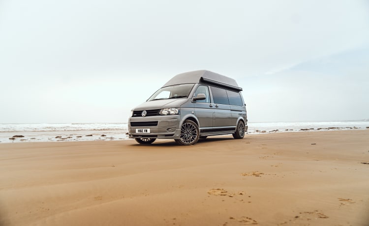 Grey – Volkswagen Camper mit 4 Schlafplätzen Brandneuer Umbau