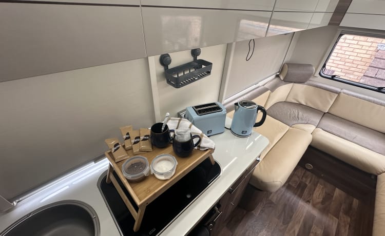 Merther – Roller Team 746 6 Berth