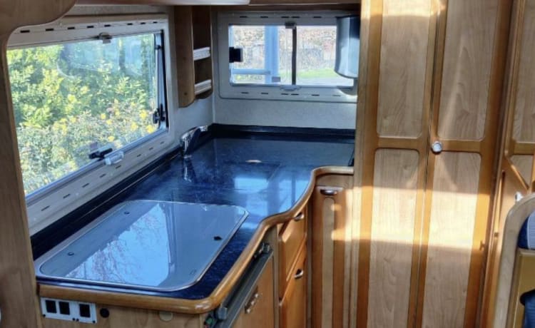 Pèpè – Very neat and spacious camper