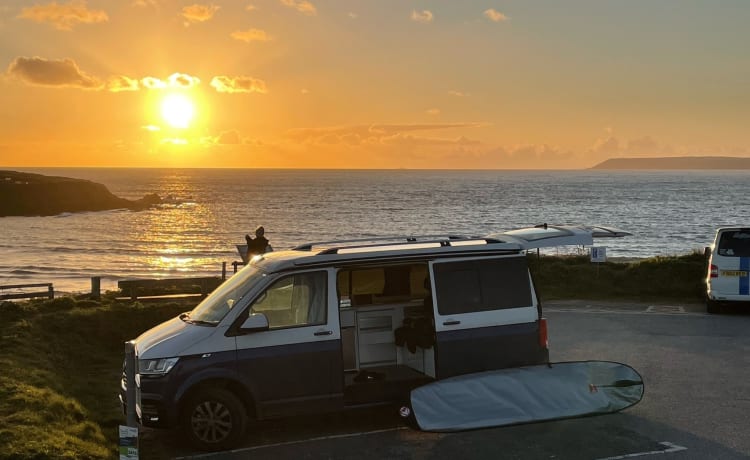 Clarence the Campervan – VW T6.1 Wohnmobil mit 4 Schlafplätzen