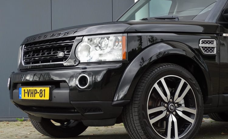 Disco – 2p Land Rover with roof tent 