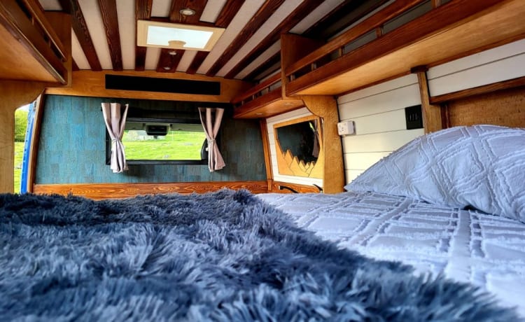 Stunning cosy Edinburgh camper, perfect for exploring Scotland