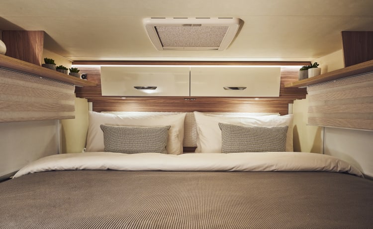 FY21 – Luxury Glamper Van with extra dropdown bed