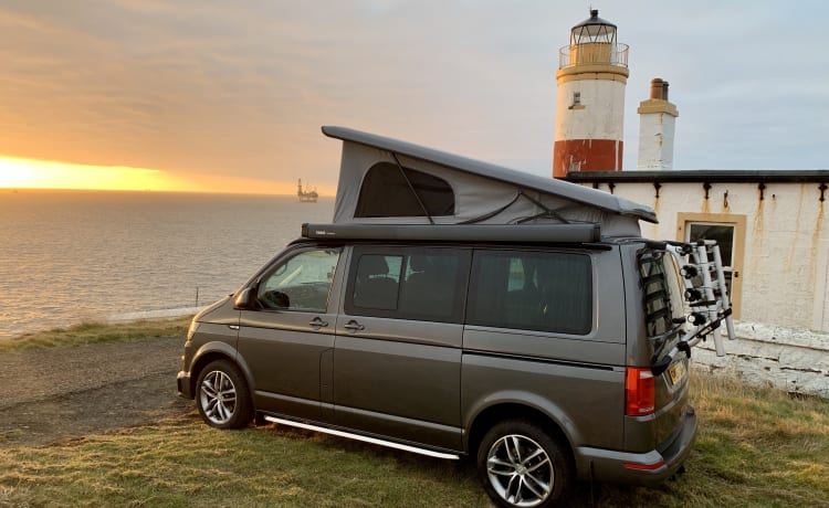 Skye – Volkswagen Campervan mit 4 Schlafplätzen