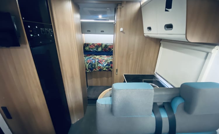 Lusso 4 posti letto camper automatico