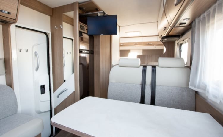 Evert – Carado I338 (Gruppo Capron Hymer)