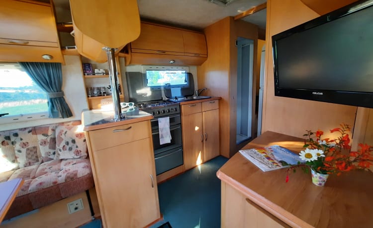 'Roadie' – 5 berth Lunar Roadstar