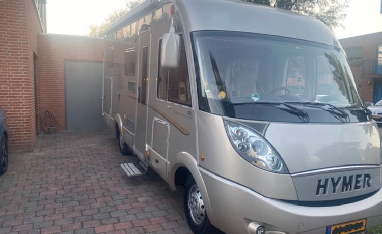 Luxe Hymer integraal 4 pers. camper in Hapert