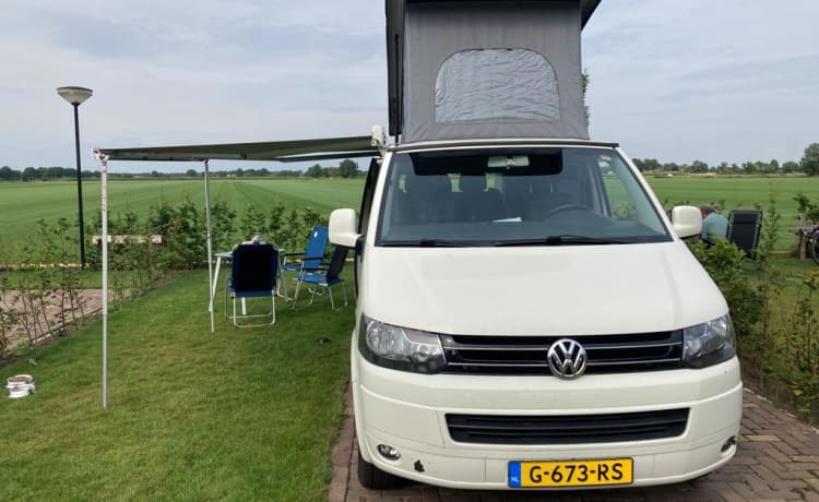 Volkswagen T5 California camper bus voor 4 pers.