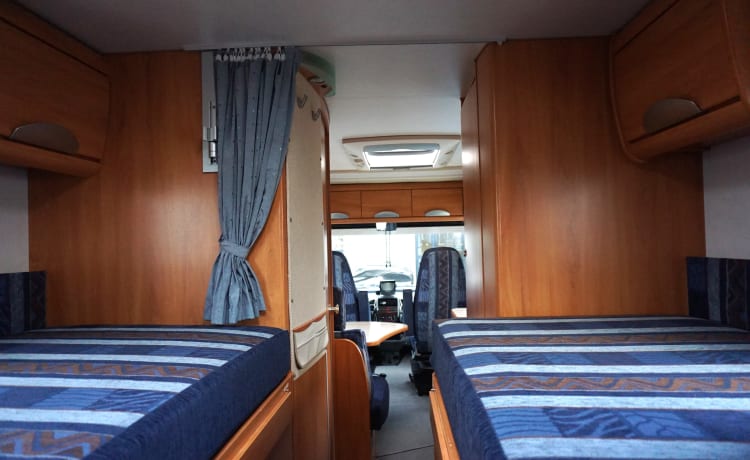 2p Hymer integrated uit 2006