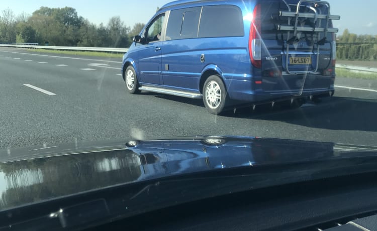 Booster Blue – Mercedes Viano buscamper