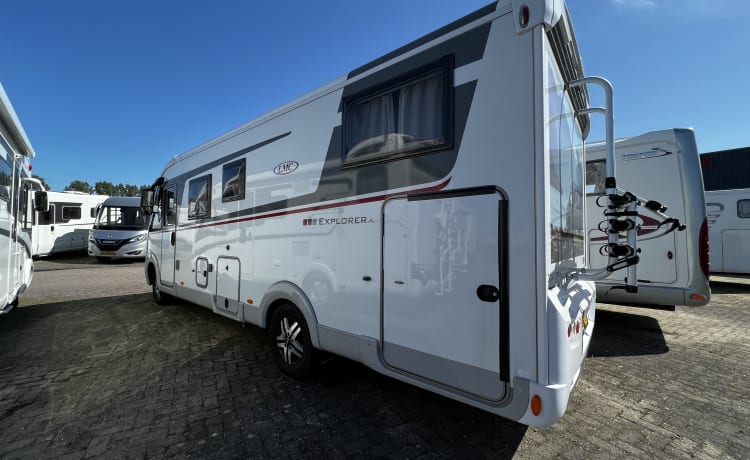 19 LMC T735 Explorer – 19 LMC T735 Integralcamper für 4 Personen