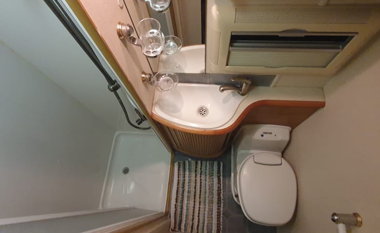 Mabel – 6 Berth Mercedes Auto-Trail 